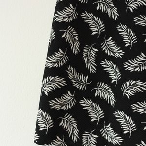 black + white patterned mini skirt, minimalist, xs